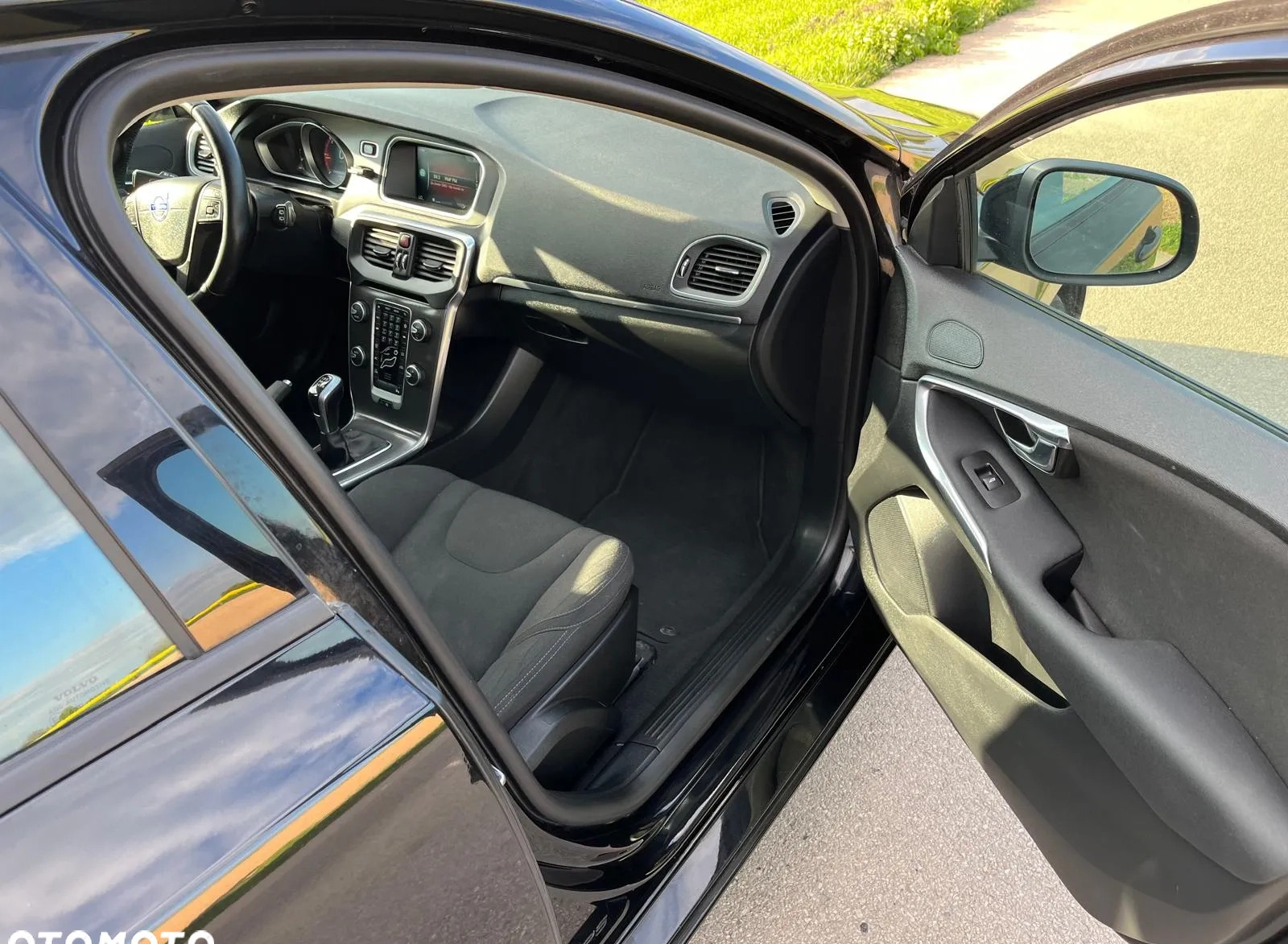 Volvo V40 cena 39900 przebieg: 223000, rok produkcji 2015 z Lublin małe 191